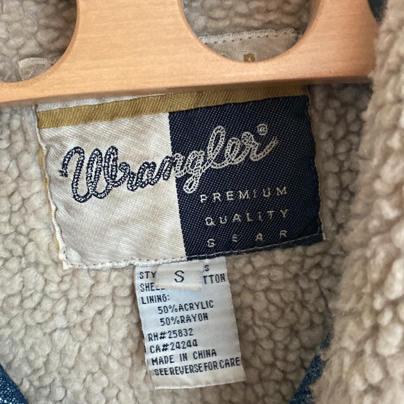 VINTAGE Wrangler Lined Denim Vest SZ SMALL - Picture 3 of 4